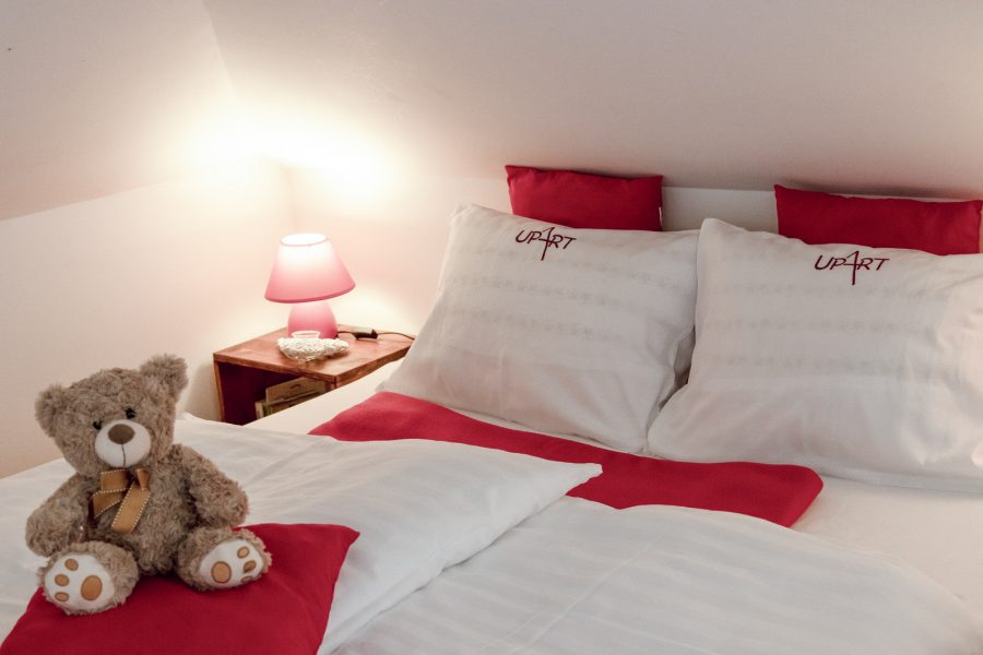 The neighbourhood of the apartment is quiet, offering a nice rest.